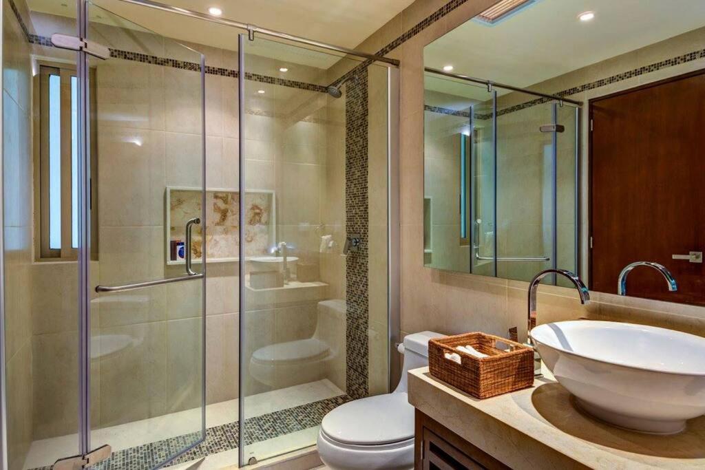 Penthouse With Private Rooftop Terrace, Hot Tub, And Community Pool *