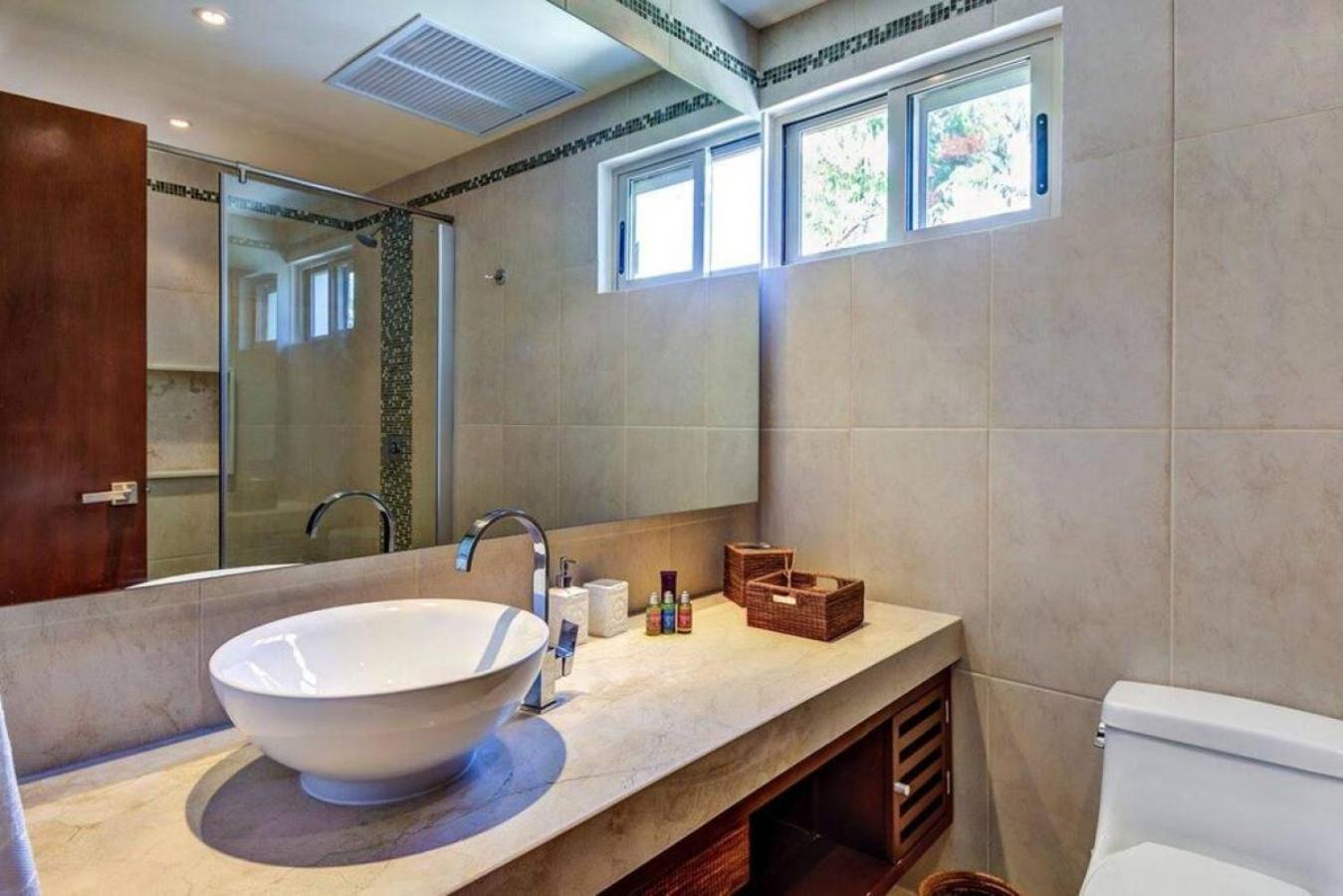 Penthouse With Private Rooftop Terrace, Hot Tub, And Community Pool *